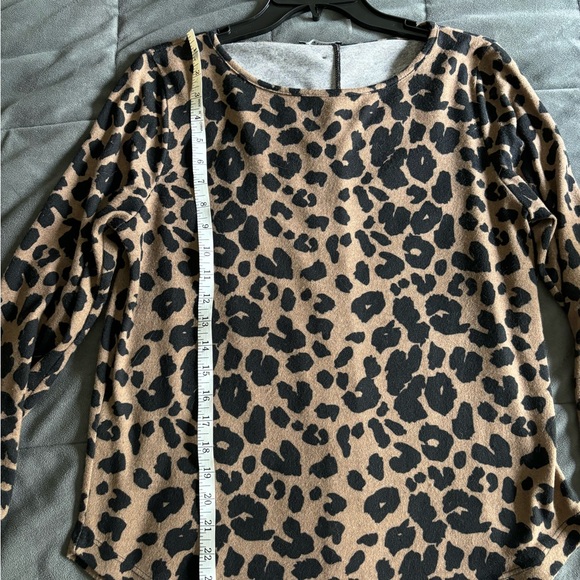 Pink Clover Leopard Print Long Sleeve Top - Picture 5 of 7